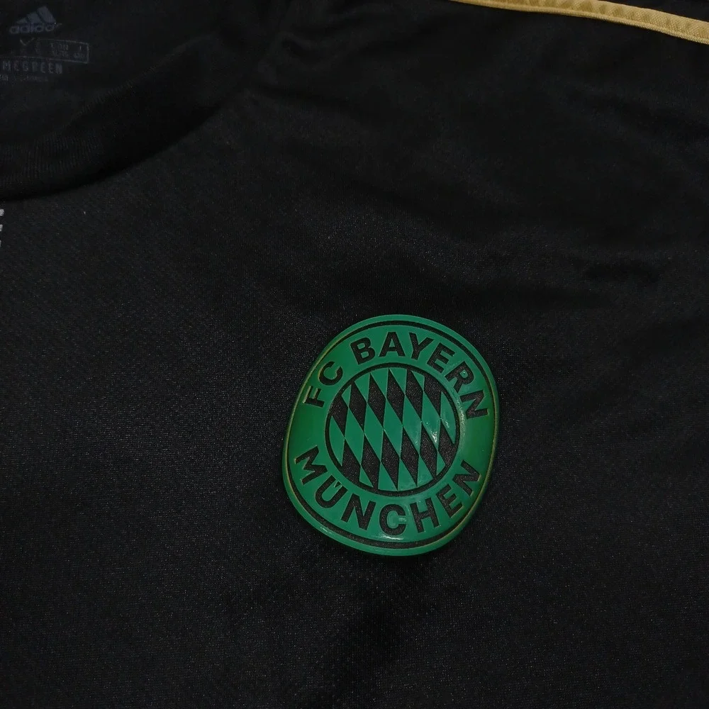 FC Bayern Munchen Jersey Mens XL Black Short Sleeve Soccer Casual